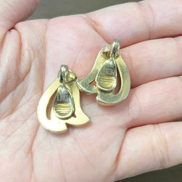 Monet Clip on Flame Gold Tone Earrings Vintage - Picture 2 of 3